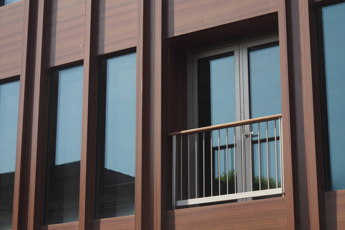 Fachadas y paredes en PVC: innovación y funcionalidad para la construcción moderna